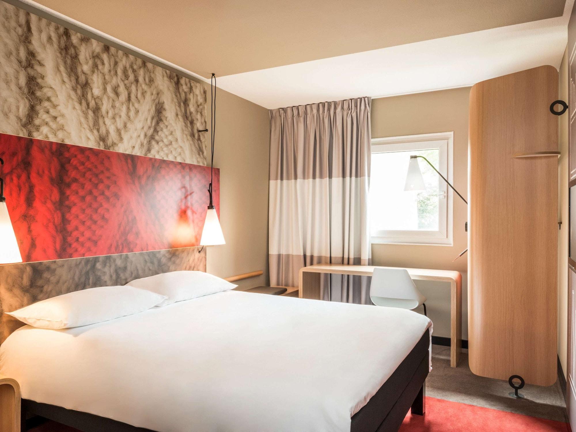Ibis Carcassonne Est La Cite Hotel Exterior foto