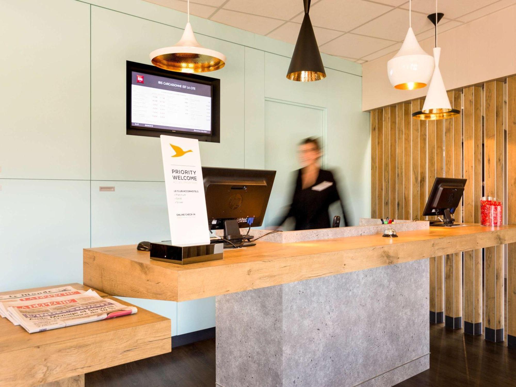 Ibis Carcassonne Est La Cite Hotel Exterior foto